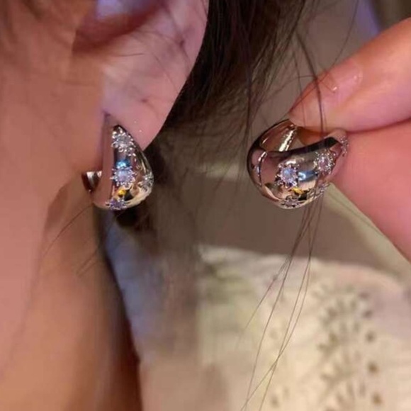 Silver celestial star rhinestone mini huggie tear hoop earrings - Picture 4 of 4